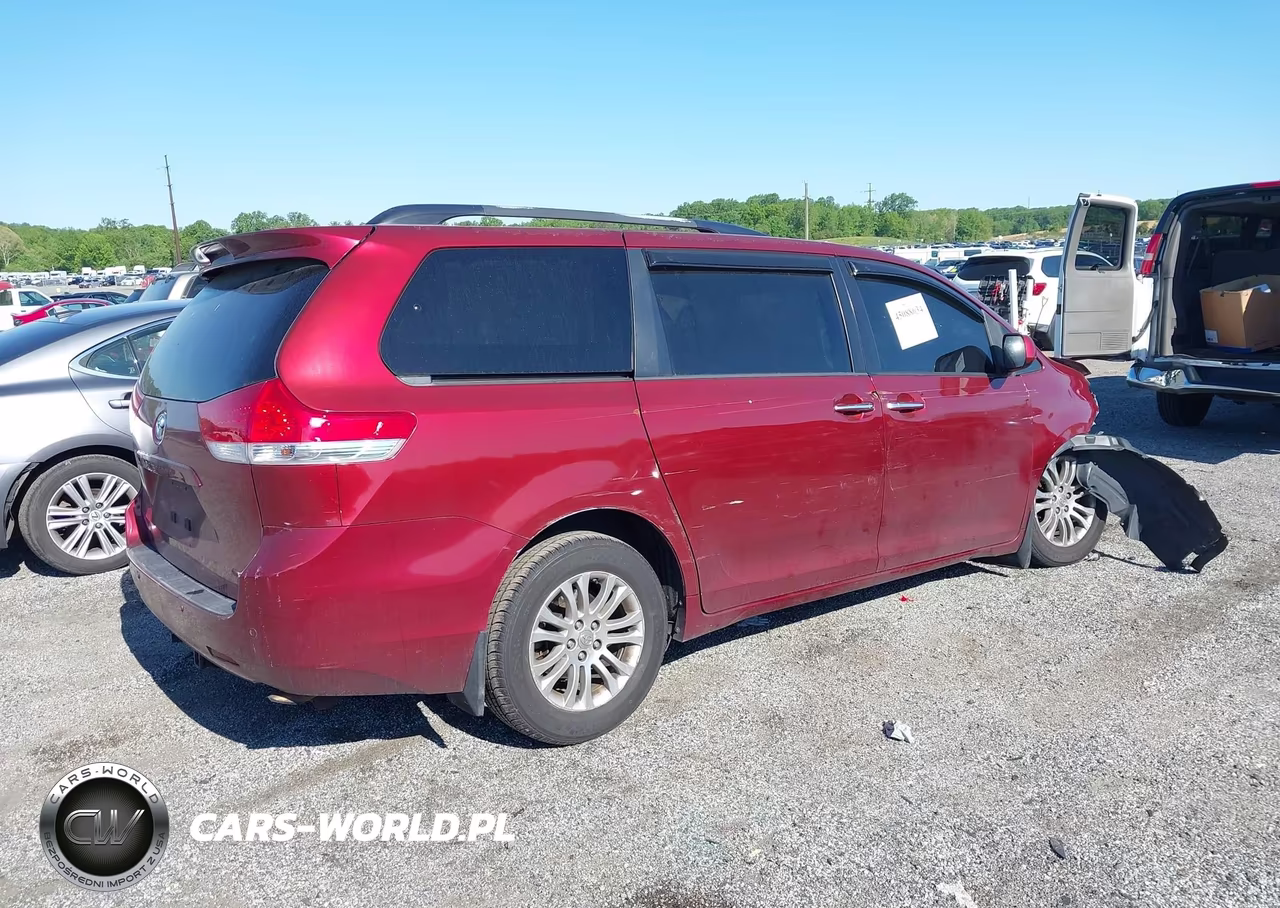2011 Toyota Sienna Xle V6 VIN:5TDYK3DC7BS114760 - 4