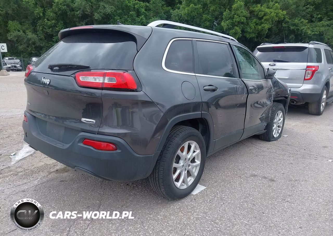 2016 Jeep Cherokee Latitude VIN:1C4PJMCB7GW144118 - 4