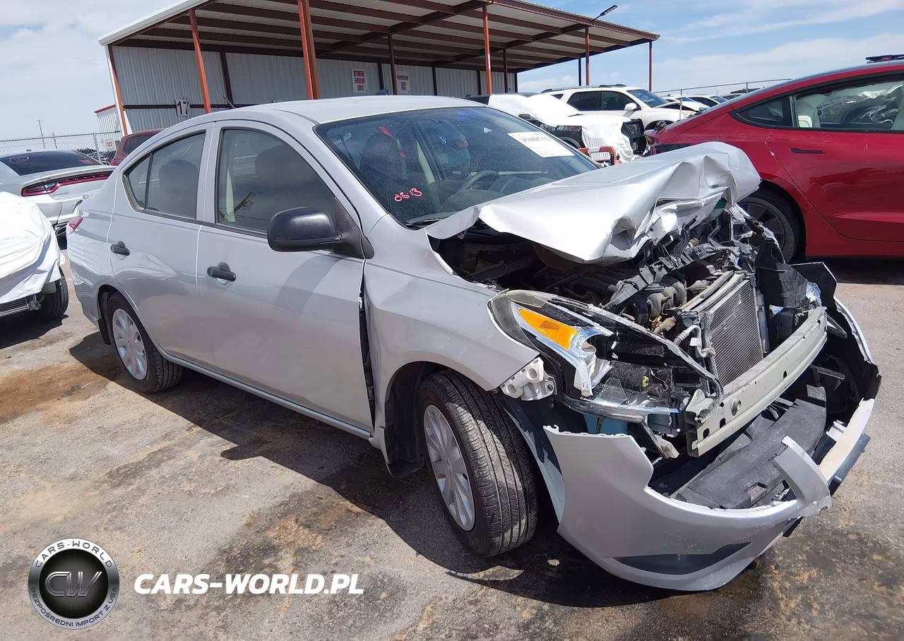 2015 Nissan Versa 1.6 S+