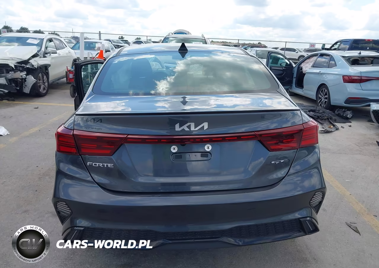 2024 Kia Forte Gt-Line VIN:3KPF54AD4RE824785 - 17