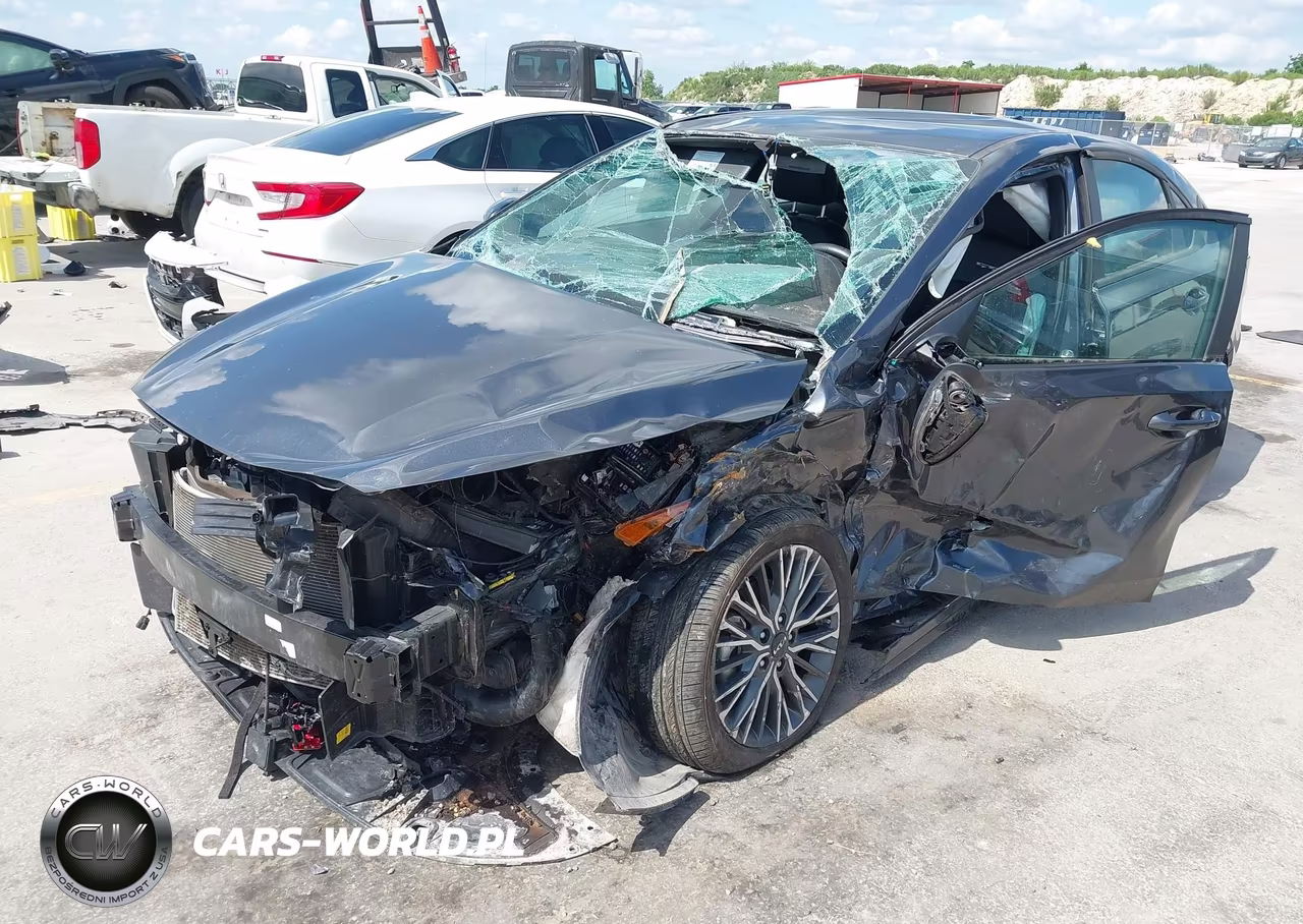 2024 Kia Forte Gt-Line VIN:3KPF54AD4RE824785 - 6