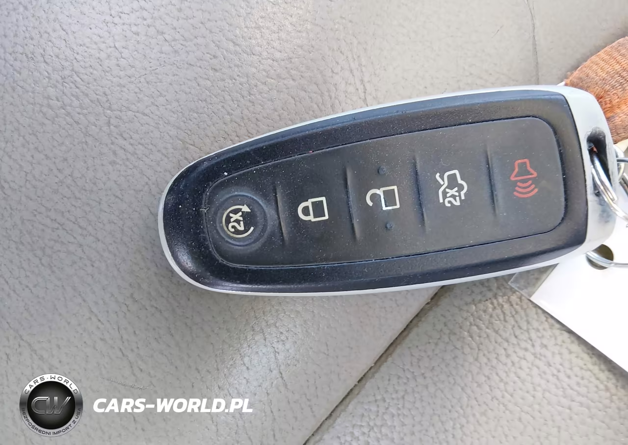 2016 Ford C-Max Energi Sel VIN:1FADP5CU0GL107198 - 11