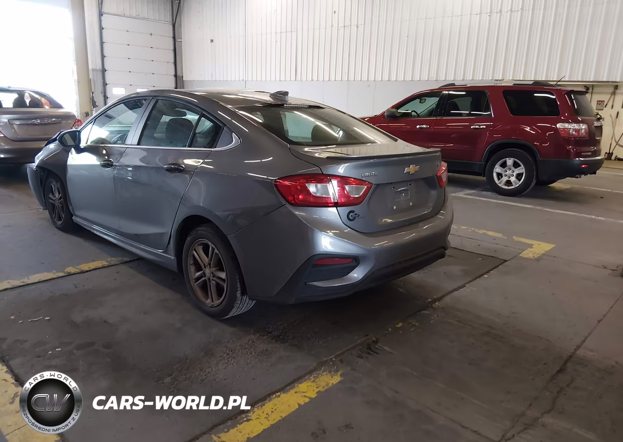 2018 Chevrolet Cruze Lt Auto VIN:1G1BE5SM0J7153745 - 3