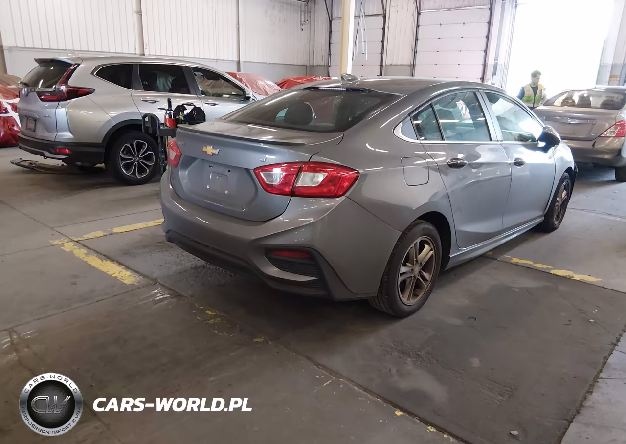 2018 Chevrolet Cruze Lt Auto VIN:1G1BE5SM0J7153745 - 4