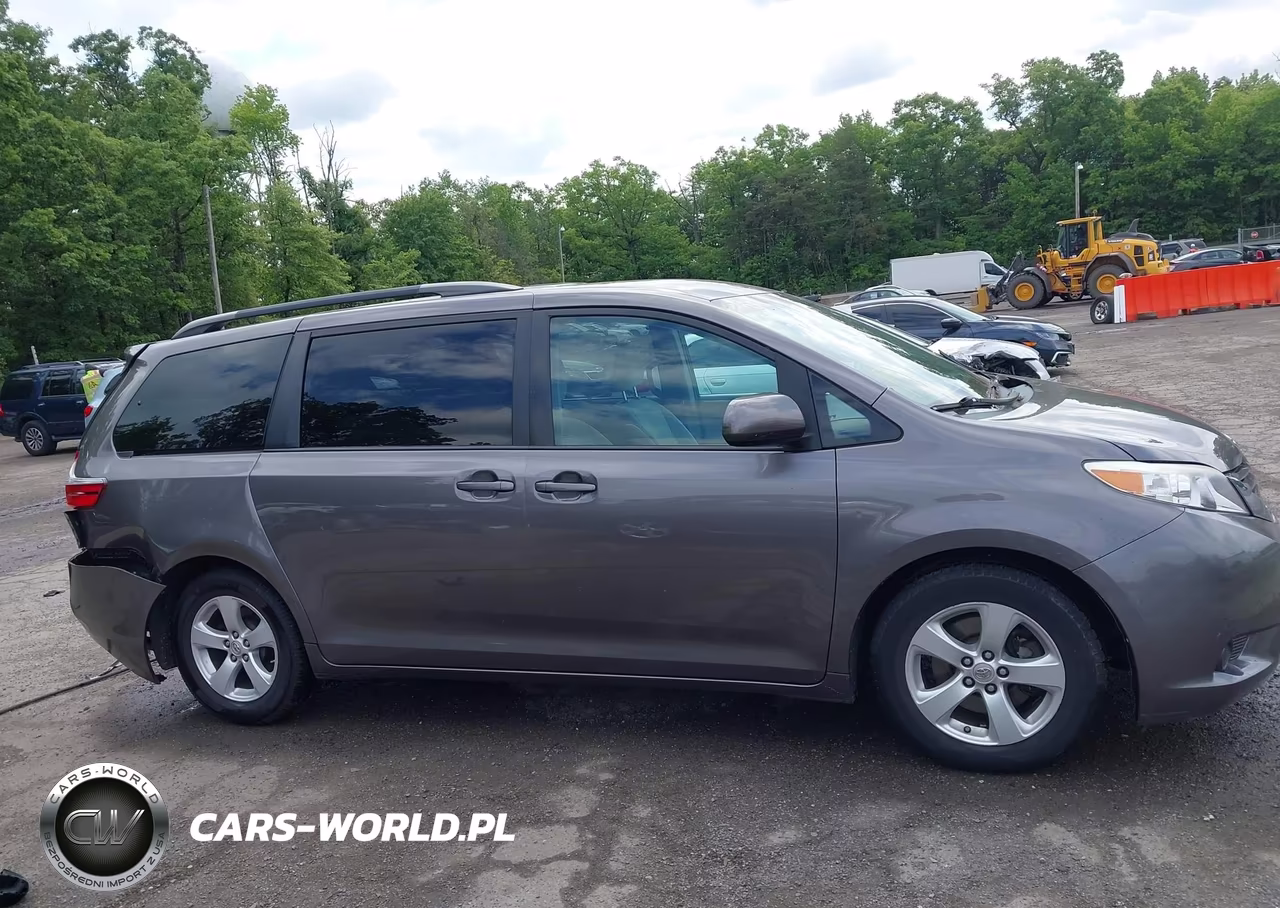2015 Toyota Sienna Le 8 Passenger VIN:5TDKK3DC0FS547722 - 13