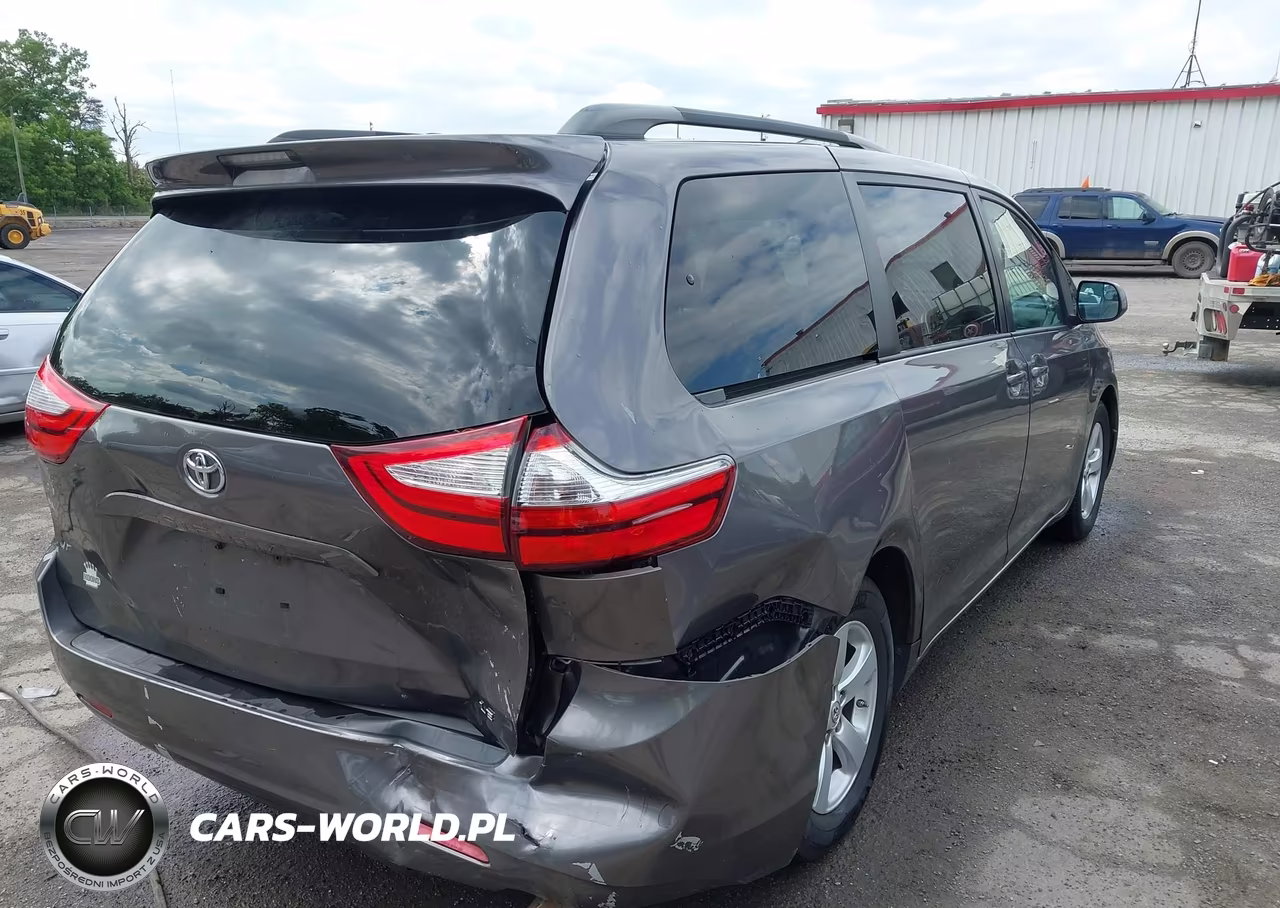 2015 Toyota Sienna Le 8 Passenger VIN:5TDKK3DC0FS547722 - 4