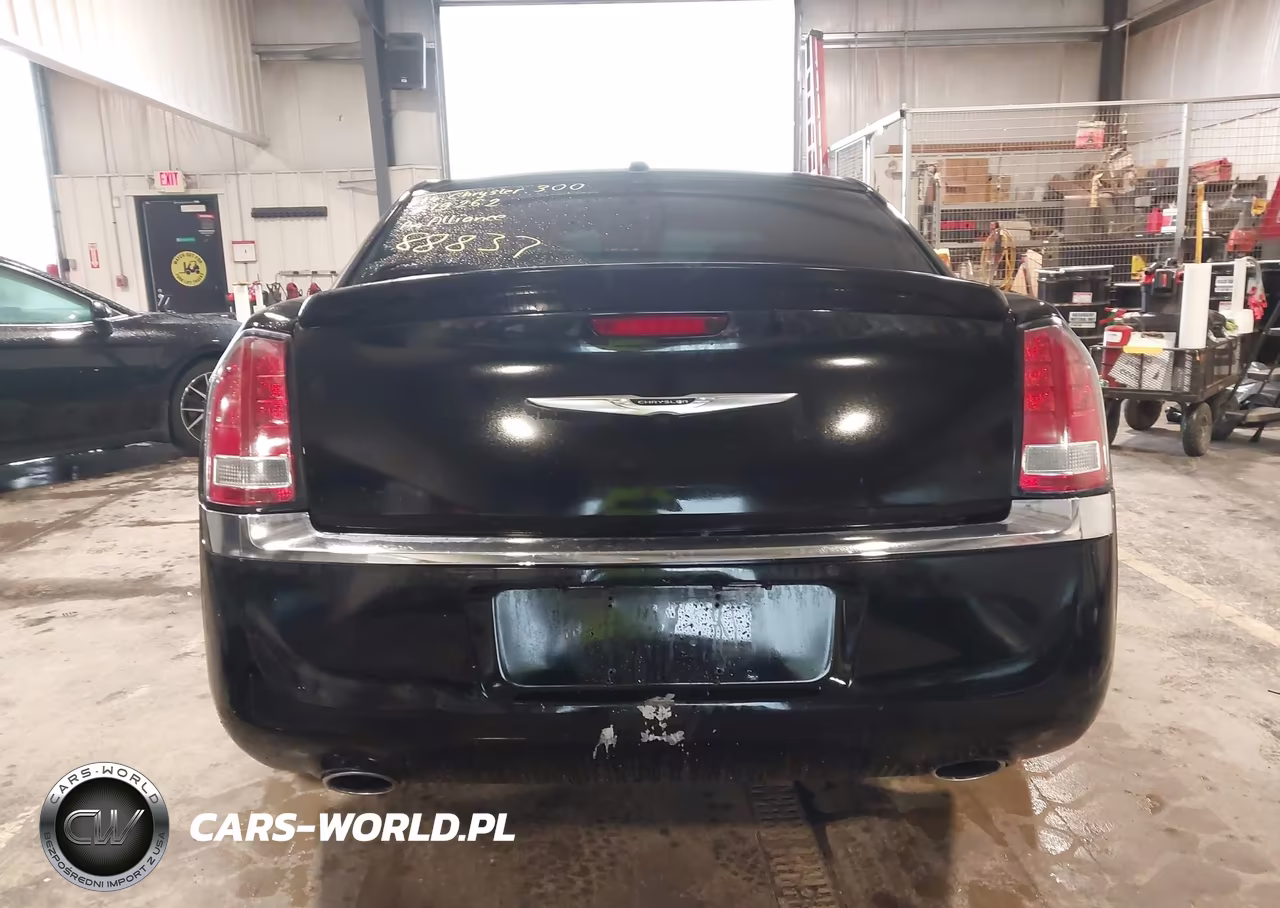 2014 Chrysler 300 VIN:2C3CCAAG1EH260100 - 17