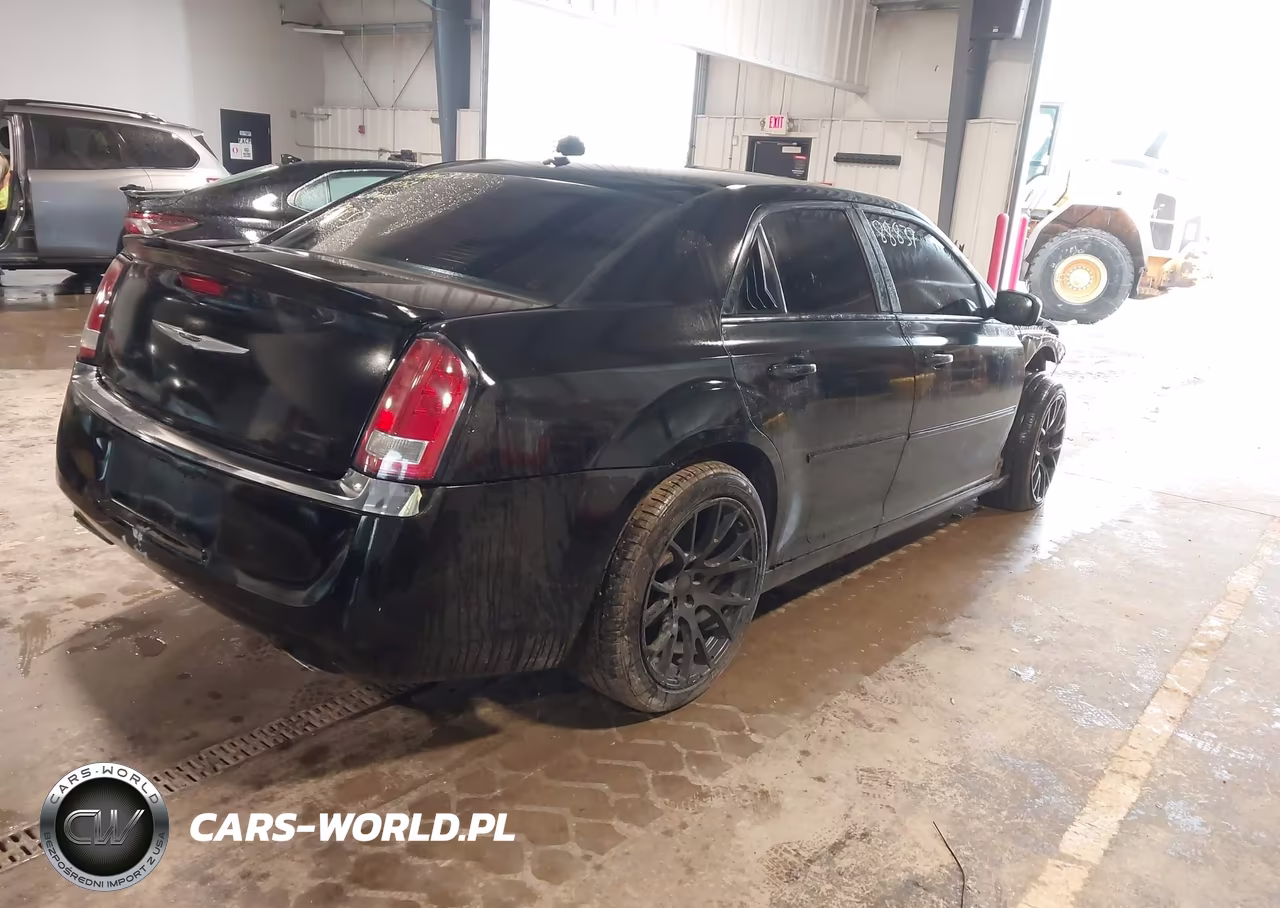 2014 Chrysler 300 VIN:2C3CCAAG1EH260100 - 4