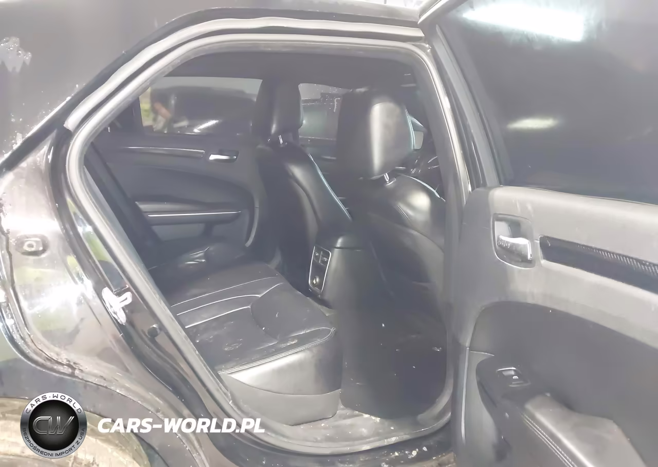 2014 Chrysler 300 VIN:2C3CCAAG1EH260100 - 8