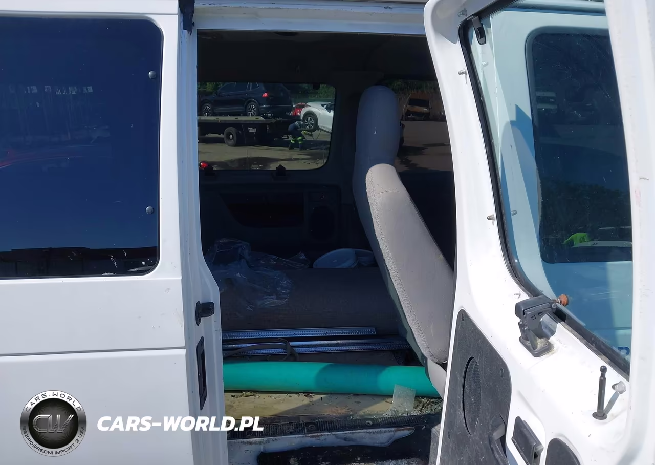 2012 Ford E-350 Super Duty Xl VIN:1FBSS3BLXCDA08586 - 8