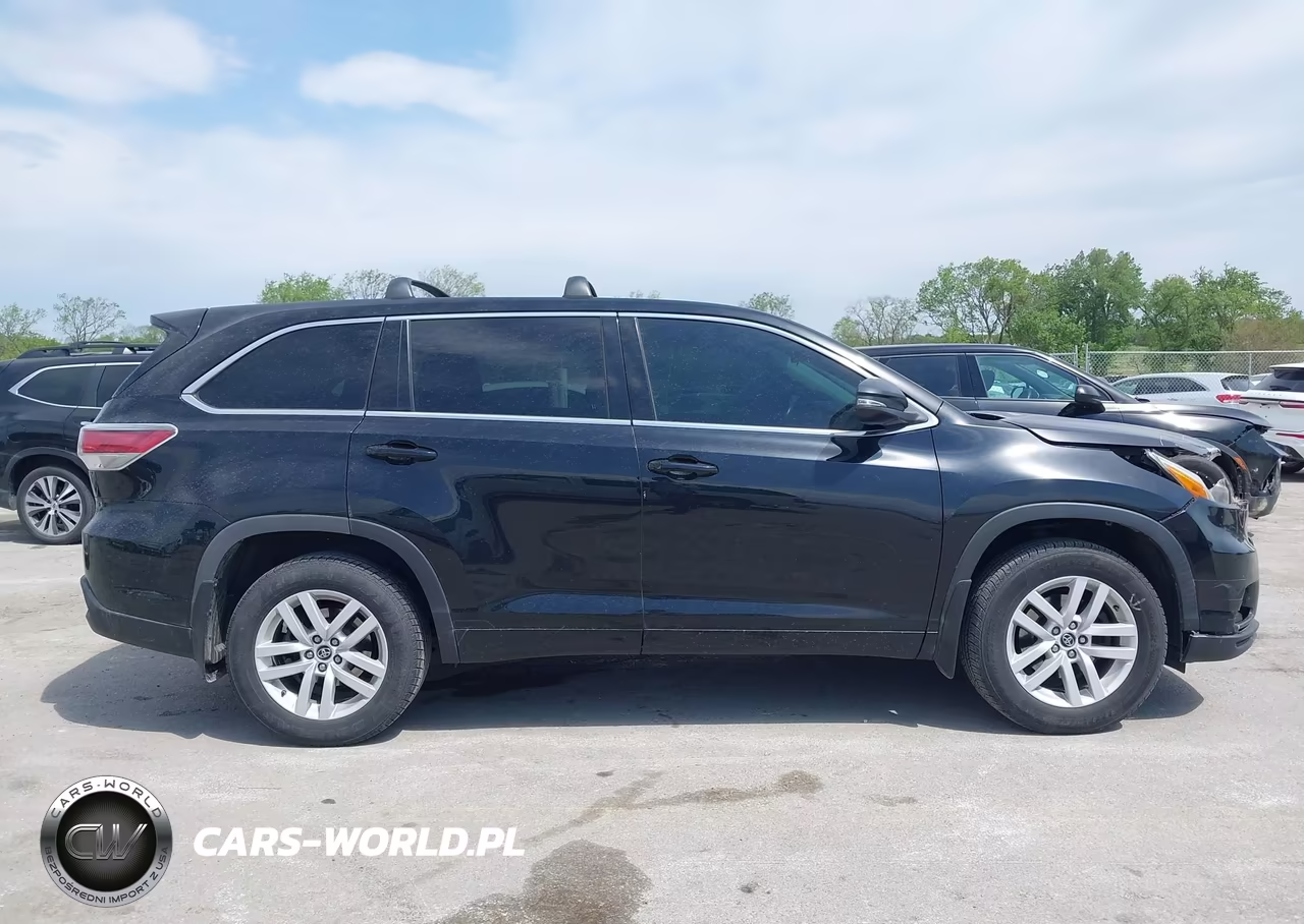 2016 Toyota Highlander Le V6 VIN:5TDBKRFH3GS300546 - 13