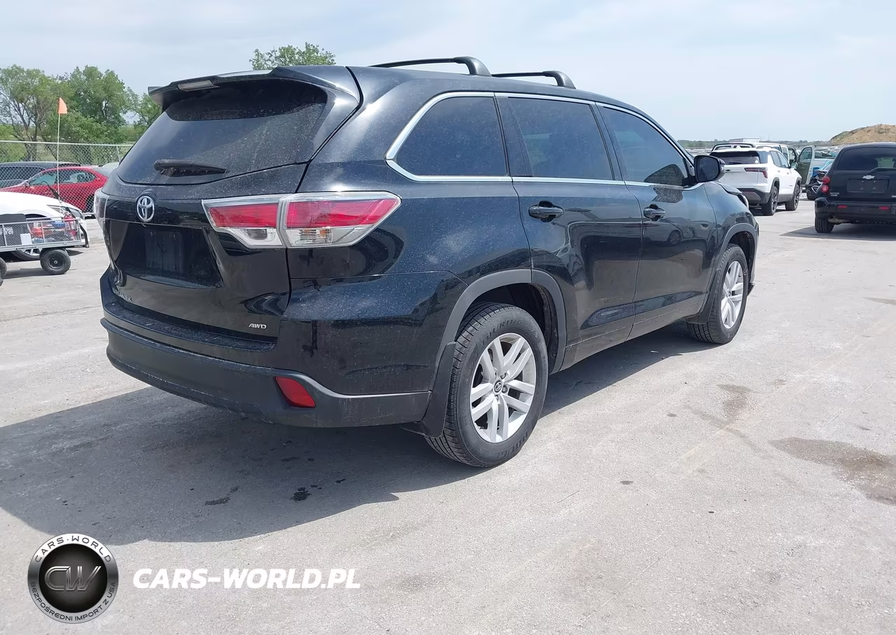 2016 Toyota Highlander Le V6 VIN:5TDBKRFH3GS300546 - 4