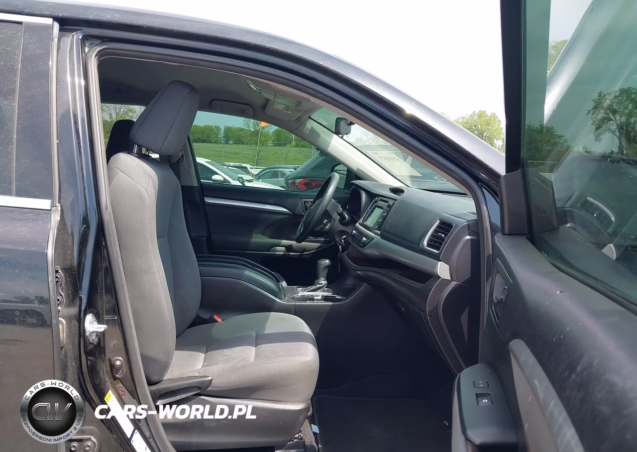 2016 Toyota Highlander Le V6 VIN:5TDBKRFH3GS300546 - 5