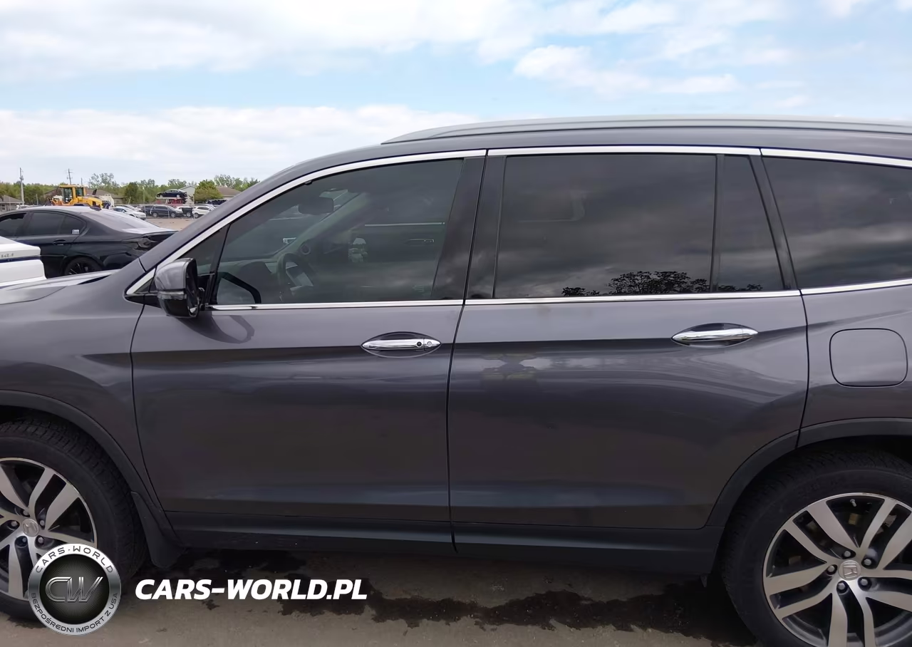 2017 Honda Pilot Touring VIN:5FNYF6H93HB084710 - 14