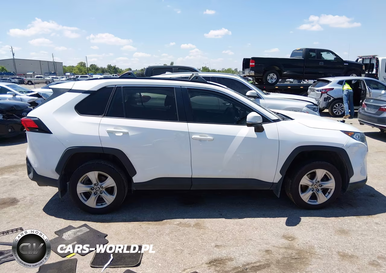 2021 Toyota Rav4 Xle VIN:2T3W1RFV2MC169096 - 13