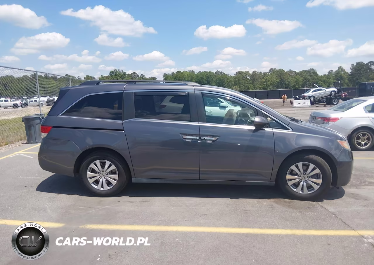 2017 Honda Odyssey Se VIN:5FNRL5H31HB022340 - 14