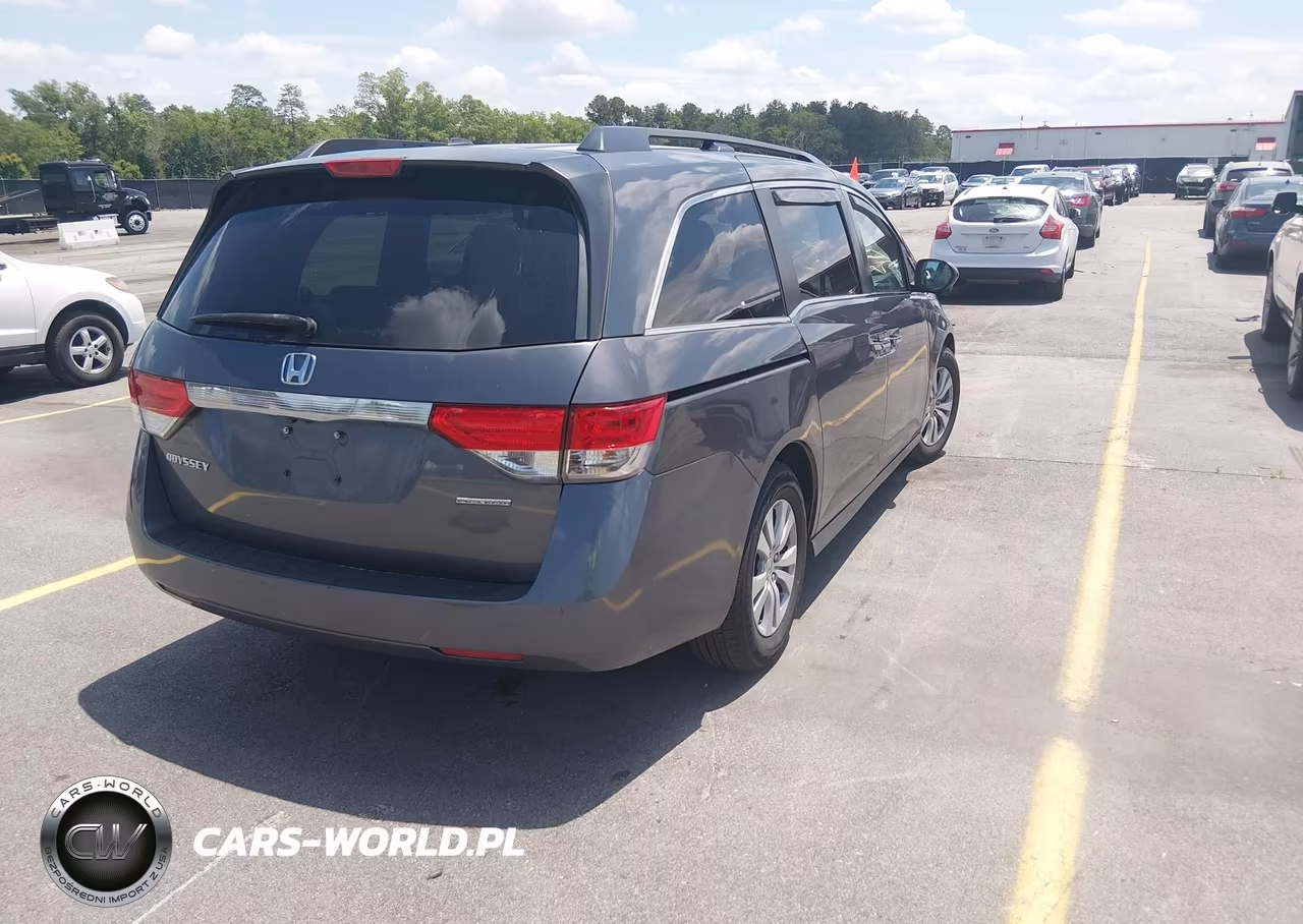 2017 Honda Odyssey Se VIN:5FNRL5H31HB022340 - 4