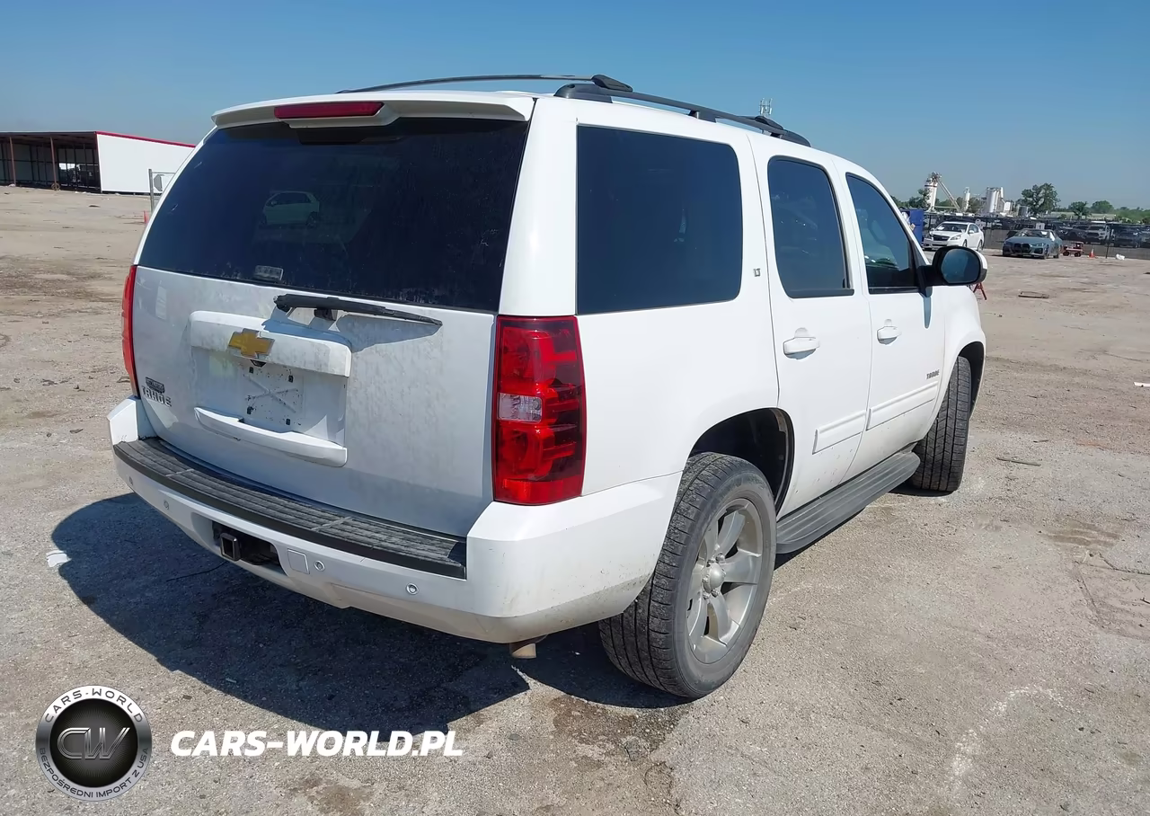 2013 Chevrolet Tahoe Lt VIN:1GNSCBE0XDR322366 - 4