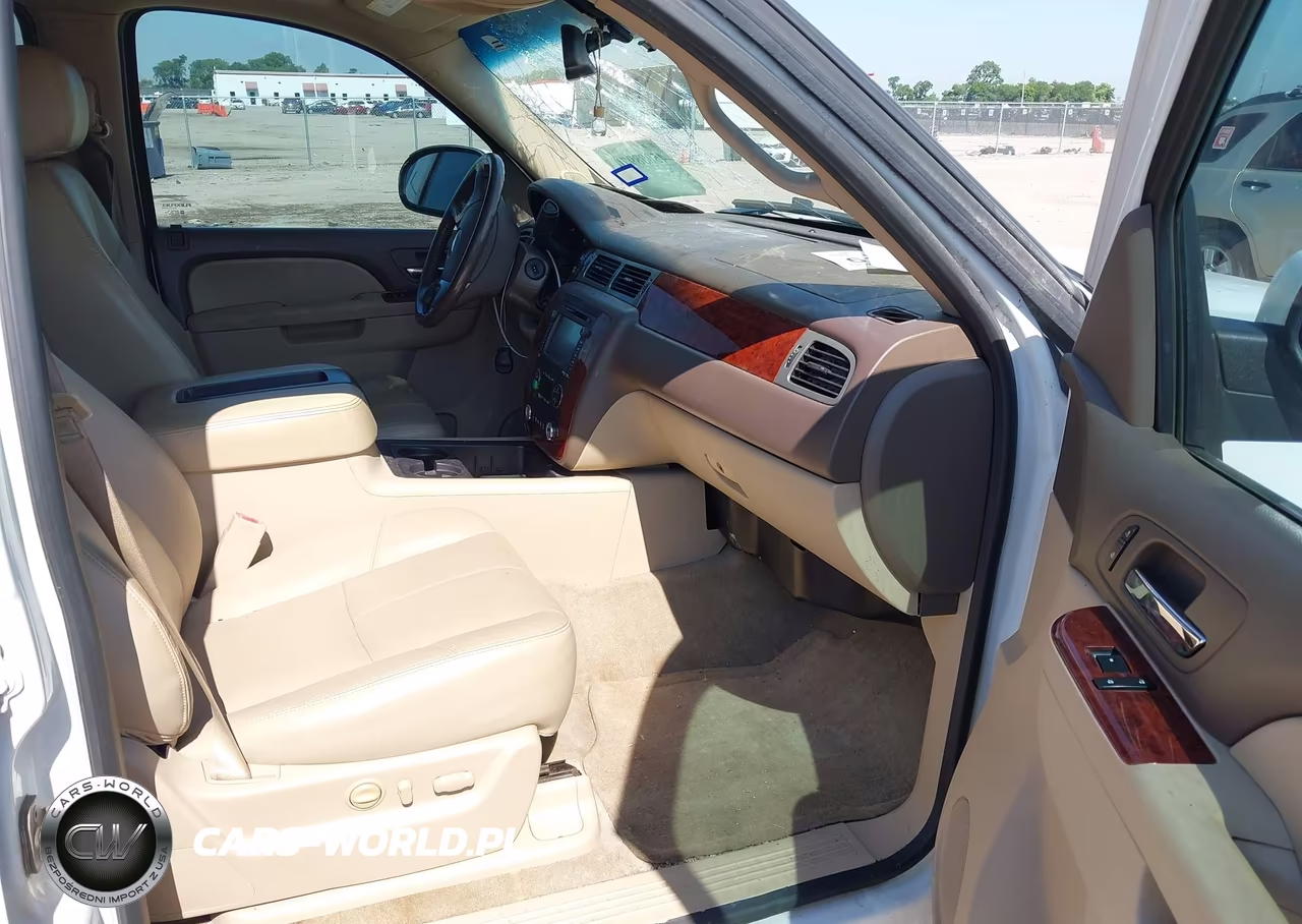 2013 Chevrolet Tahoe Lt VIN:1GNSCBE0XDR322366 - 5