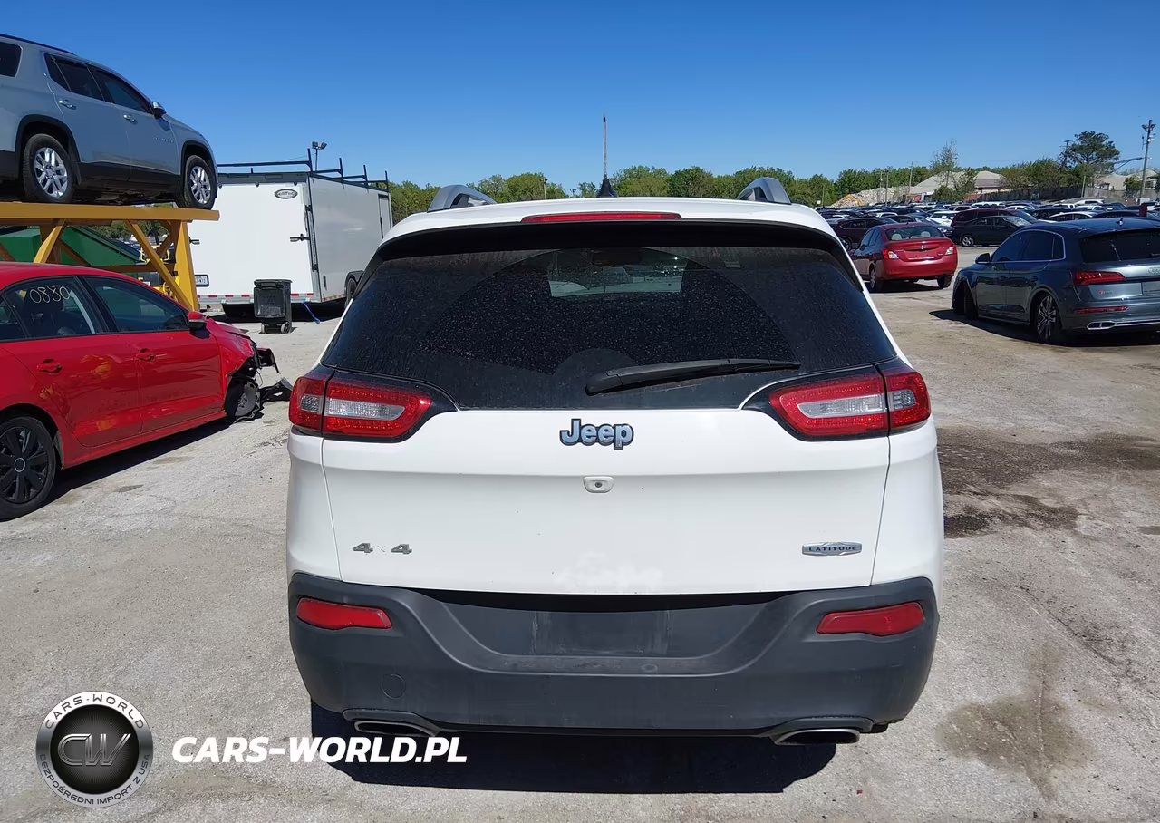 2015 Jeep Cherokee Latitude VIN:1C4PJMCS1FW565170 - 17