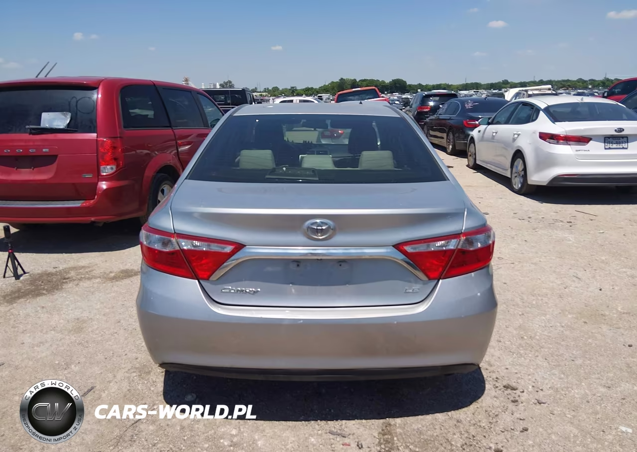 2016 Toyota Camry Le VIN:4T4BF1FK2GR542789 - 16
