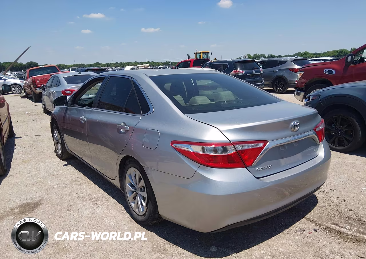 2016 Toyota Camry Le VIN:4T4BF1FK2GR542789 - 3