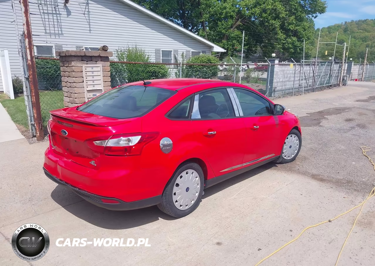 2014 Ford Focus Se VIN:1FADP3F21EL361272 - 4
