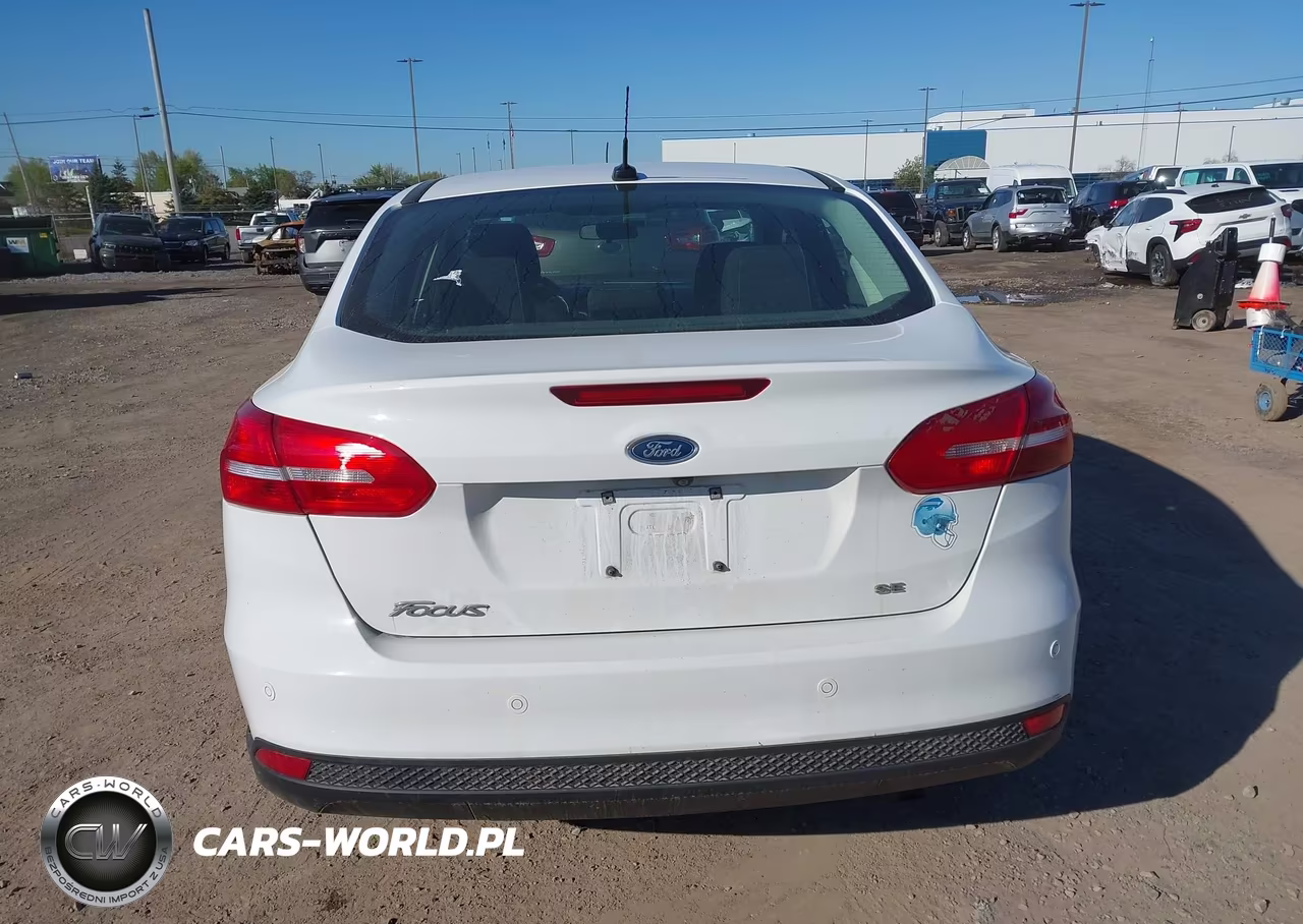 2015 Ford Focus Se VIN:1FADP3F26FL379042 - 17