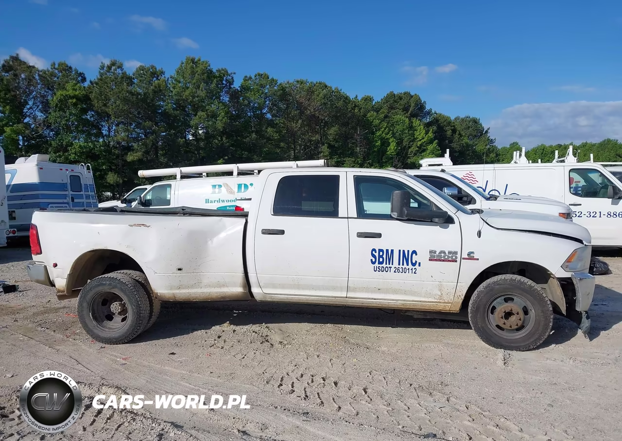 2017 Ram 3500 Tradesman 4X2 8' Box VIN:3C63RPGL3HG618729 - 17