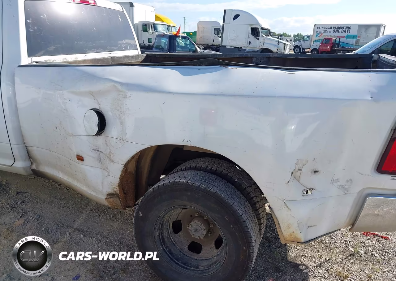 2017 Ram 3500 Tradesman 4X2 8' Box VIN:3C63RPGL3HG618729 - 21