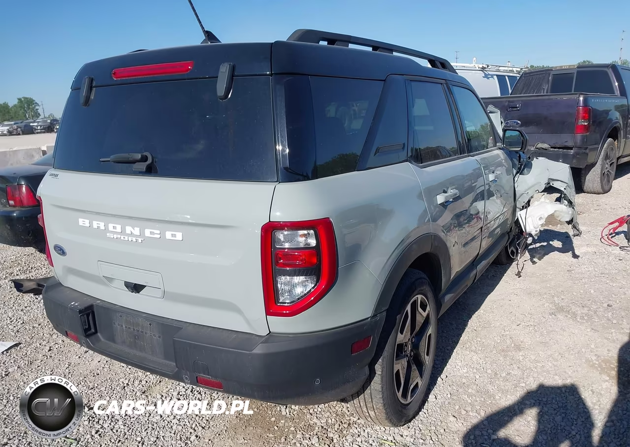 2022 Ford Bronco Sport Outer Banks VIN:3FMCR9C66NRD70444 - 4