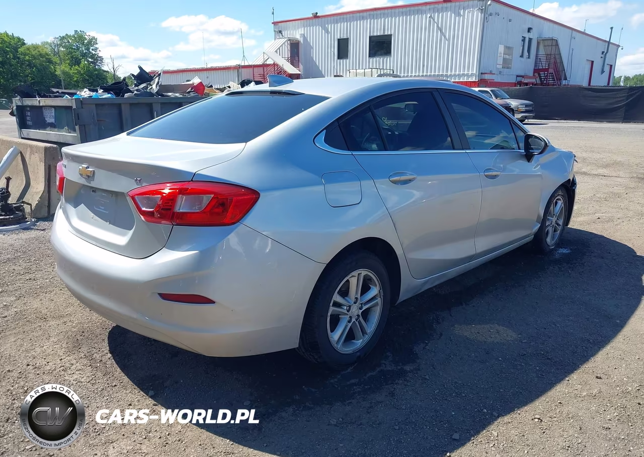 2017 Chevrolet Cruze Lt Auto VIN:1G1BE5SM1H7241021 - 4