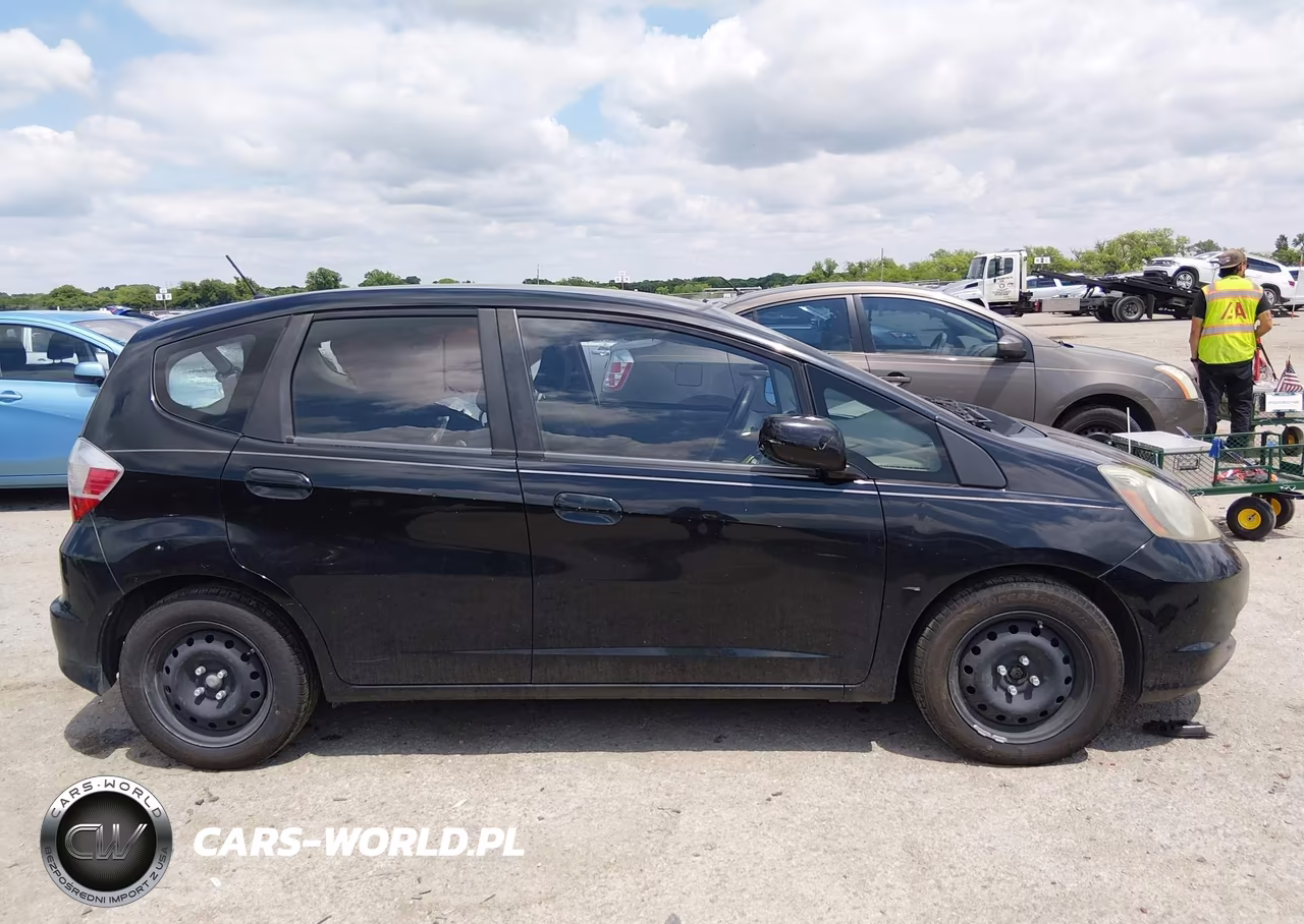 2013 Honda Fit VIN:JHMGE8H36DC073163 - 13