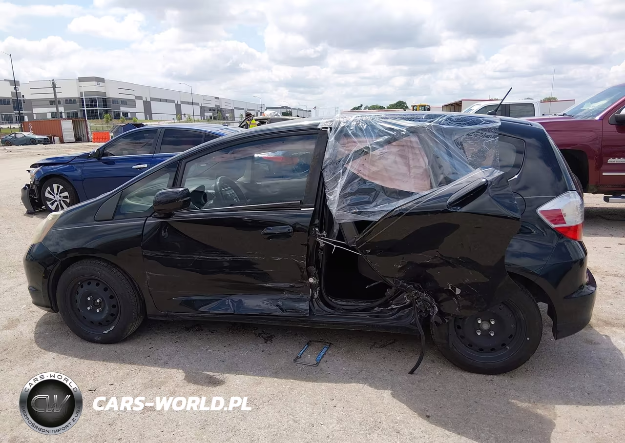 2013 Honda Fit VIN:JHMGE8H36DC073163 - 14