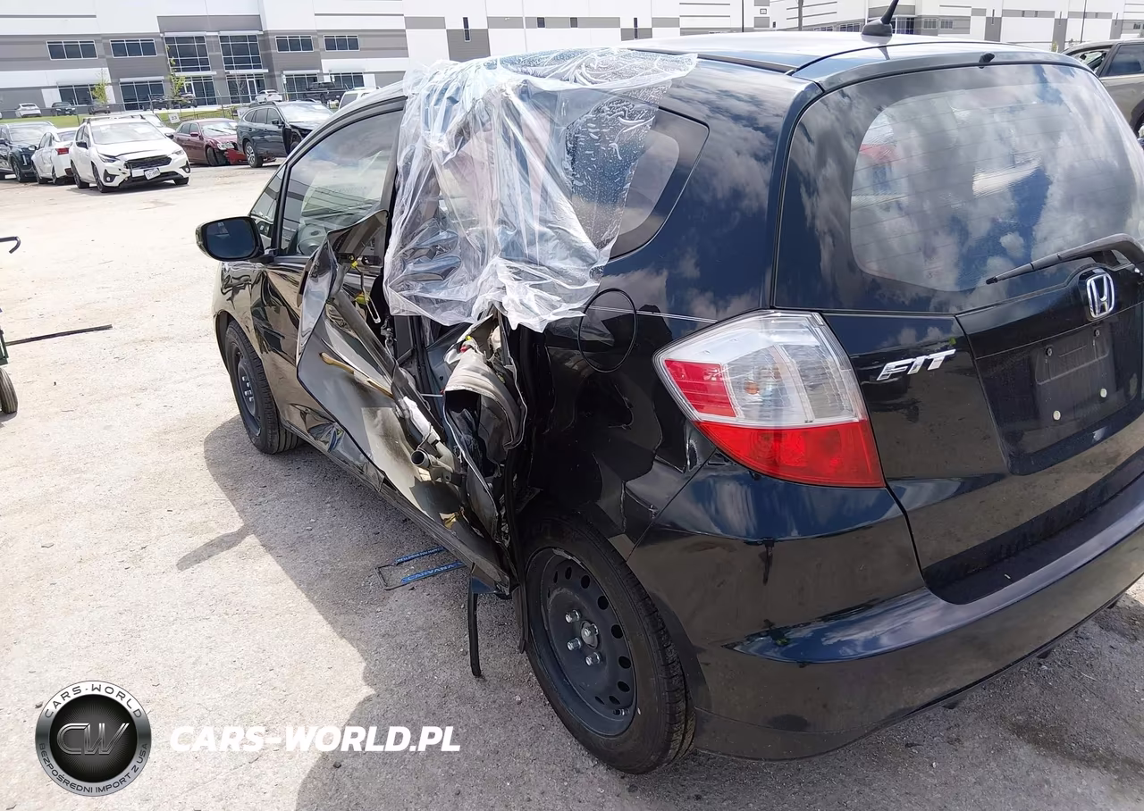 2013 Honda Fit VIN:JHMGE8H36DC073163 - 6