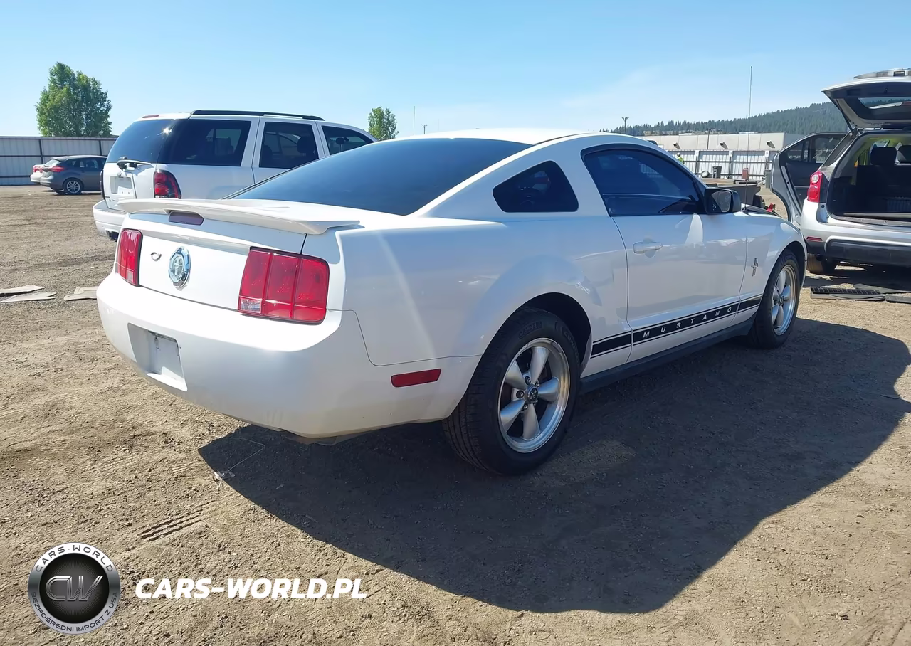 2007 Ford Mustang V6 Deluxe-V6 Premium VIN:1ZVFT80N275263547 - 4