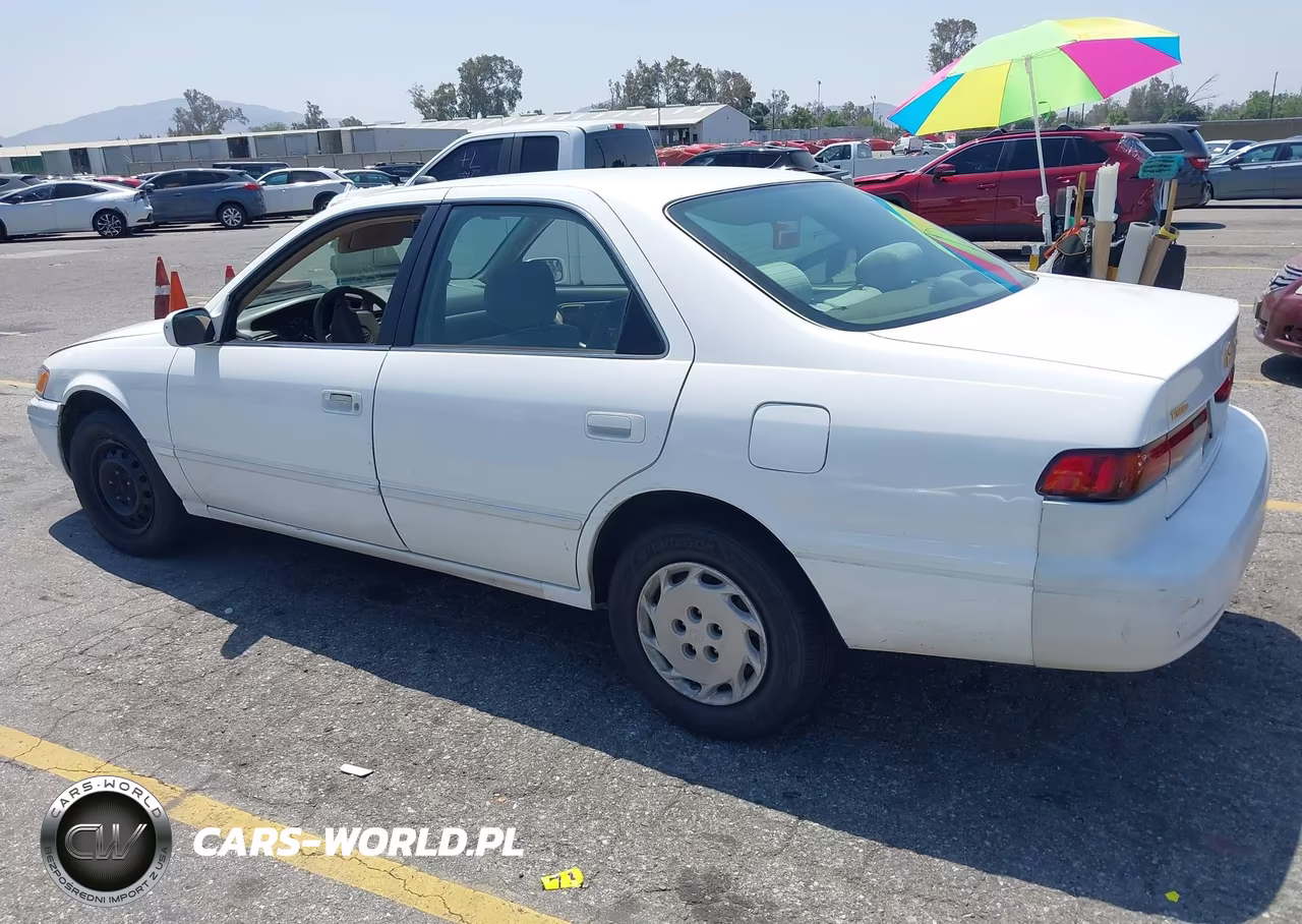 1997 Toyota Camry Le VIN:JT2BG22K9V0068845 - 3