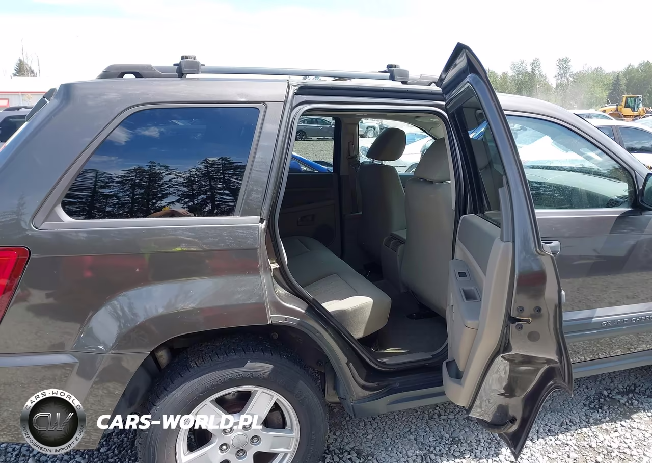 2005 Jeep Grand Cherokee Laredo VIN:1J4GR48K65C501380 - 8