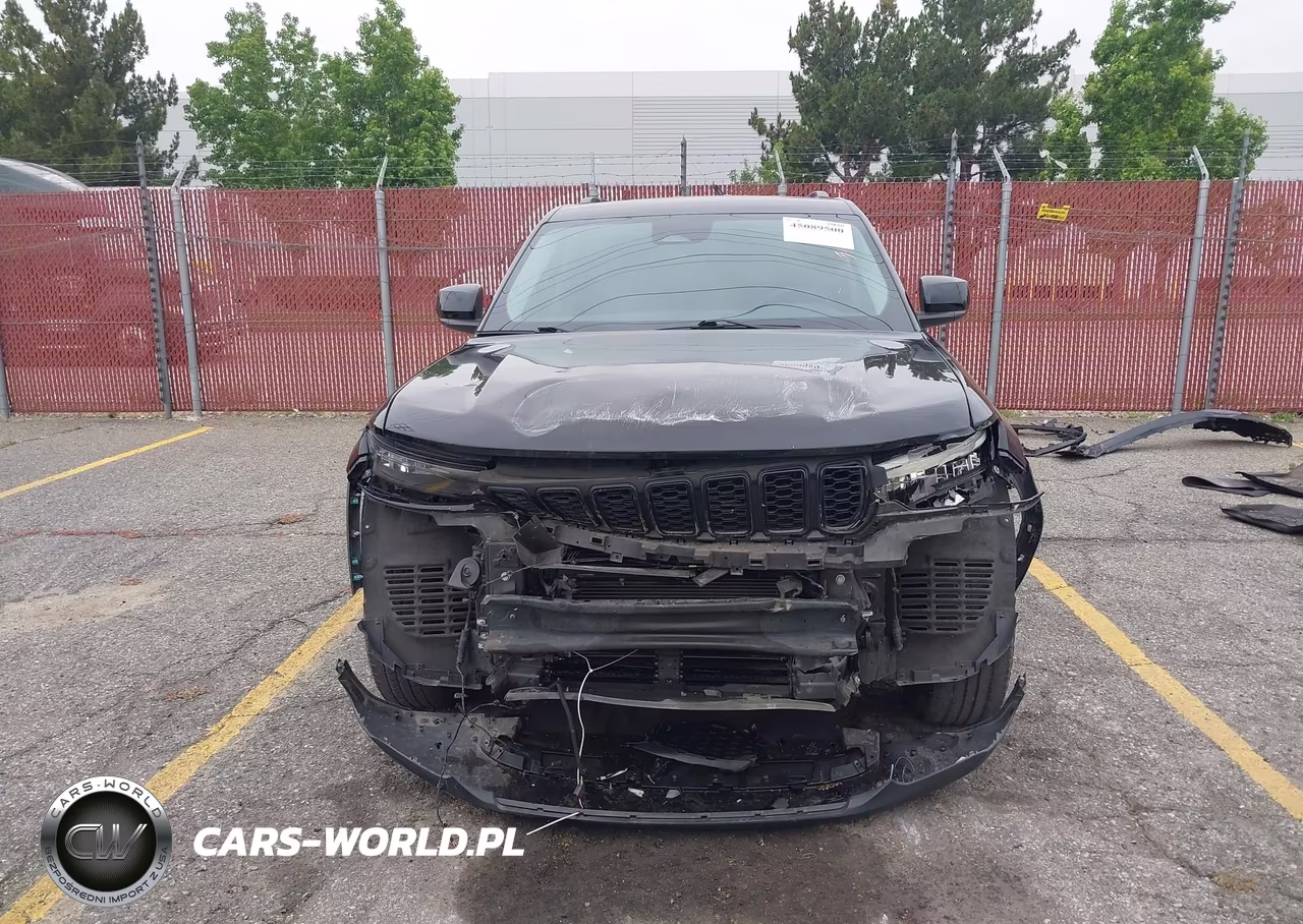 2023 Jeep Grand Cherokee Laredo 4X2 VIN:1C4RJGAG2PC514790 - 13