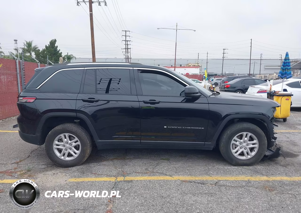 2023 Jeep Grand Cherokee Laredo 4X2 VIN:1C4RJGAG2PC514790 - 14