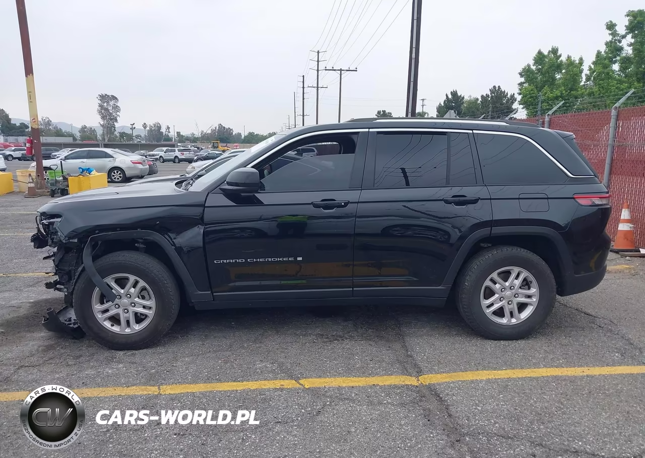 2023 Jeep Grand Cherokee Laredo 4X2 VIN:1C4RJGAG2PC514790 - 15