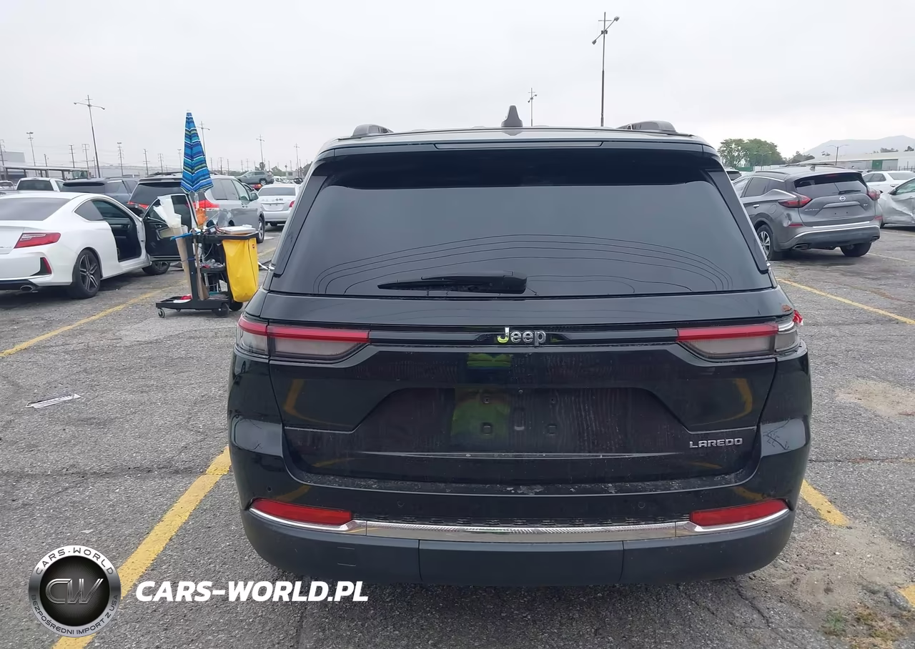 2023 Jeep Grand Cherokee Laredo 4X2 VIN:1C4RJGAG2PC514790 - 17