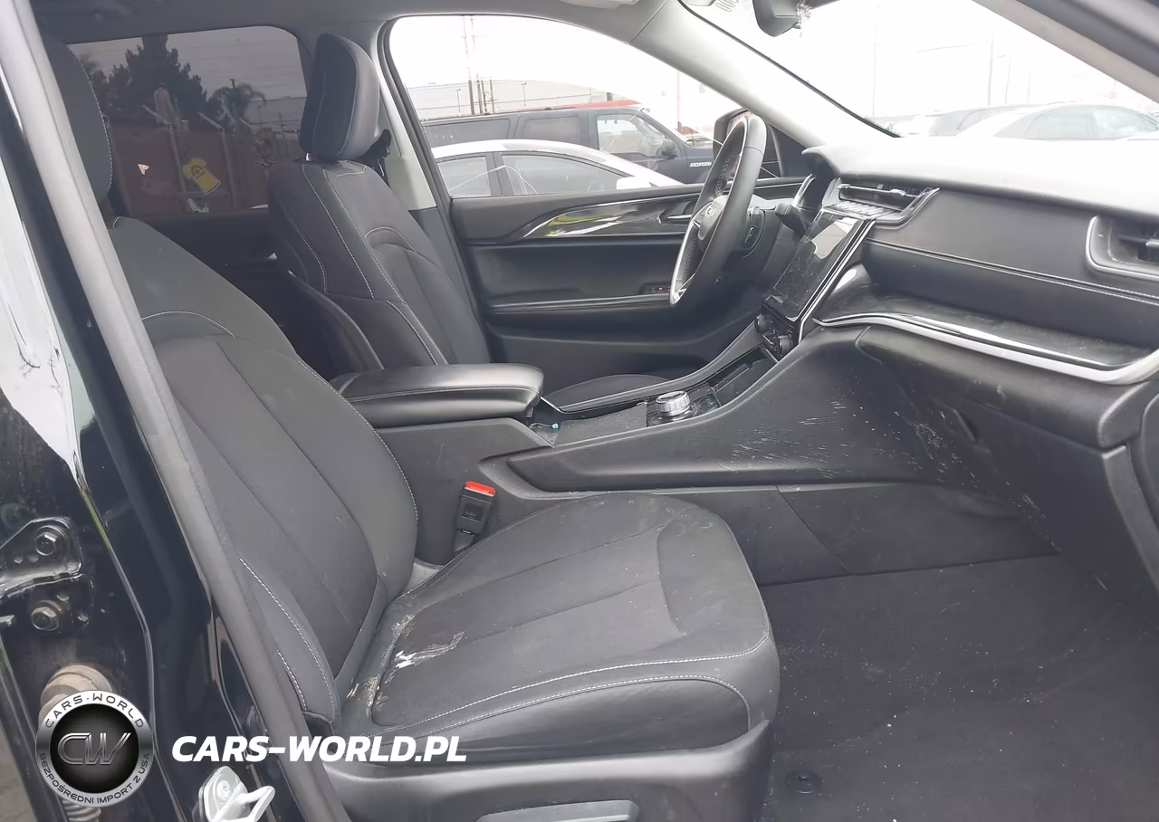 2023 Jeep Grand Cherokee Laredo 4X2 VIN:1C4RJGAG2PC514790 - 5