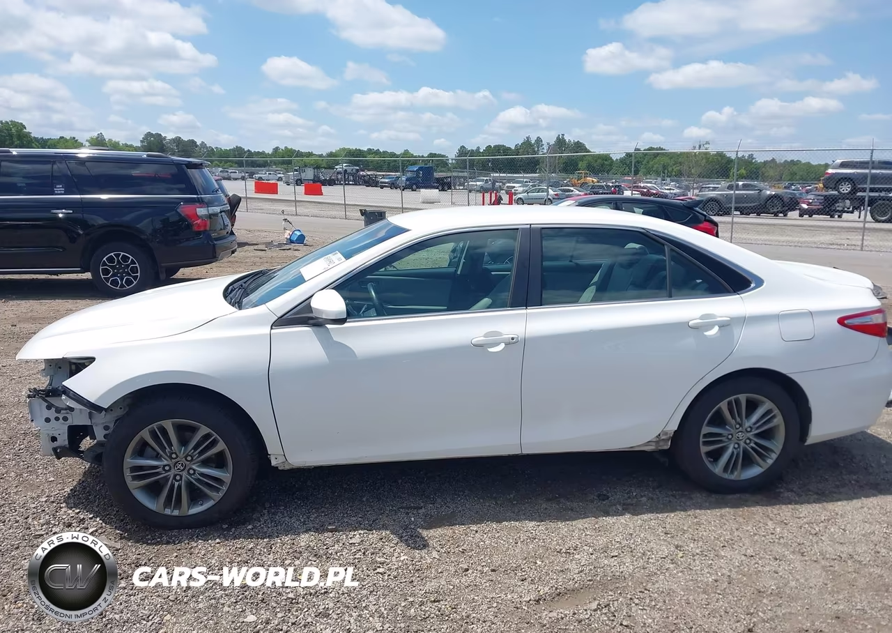 2017 Toyota Camry Se VIN:4T1BF1FK4HU331637 - 15