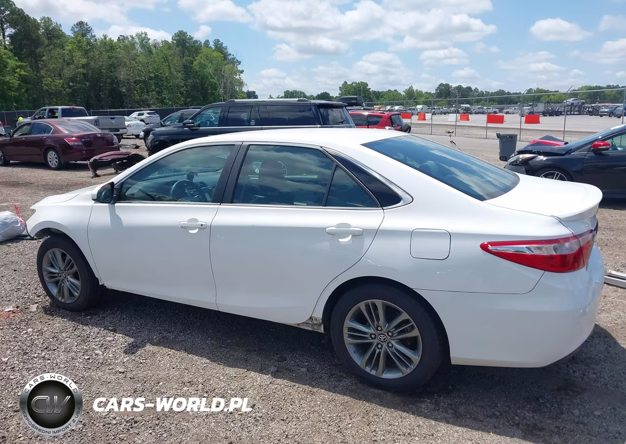 2017 Toyota Camry Se VIN:4T1BF1FK4HU331637 - 3