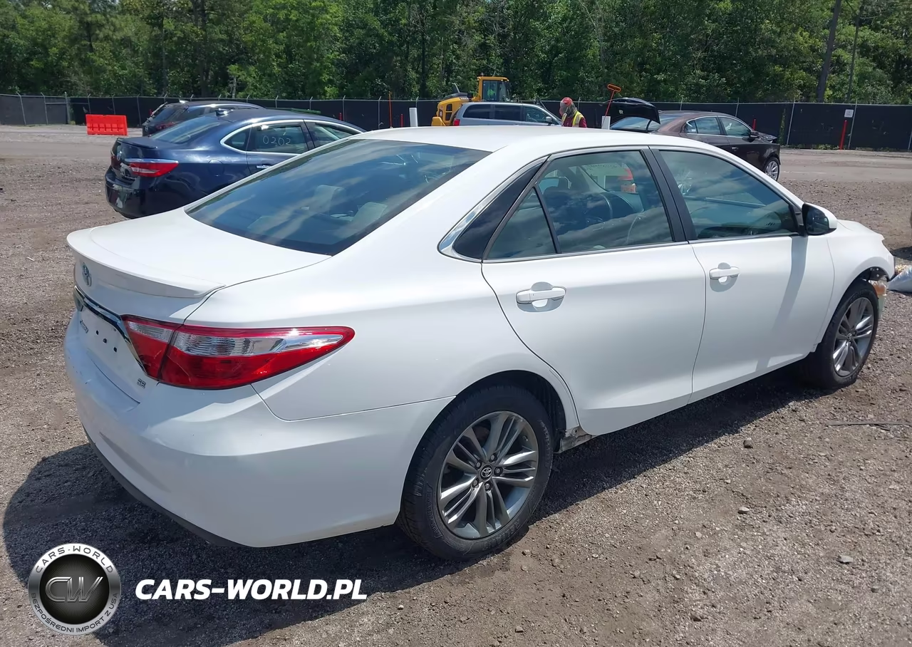 2017 Toyota Camry Se VIN:4T1BF1FK4HU331637 - 4