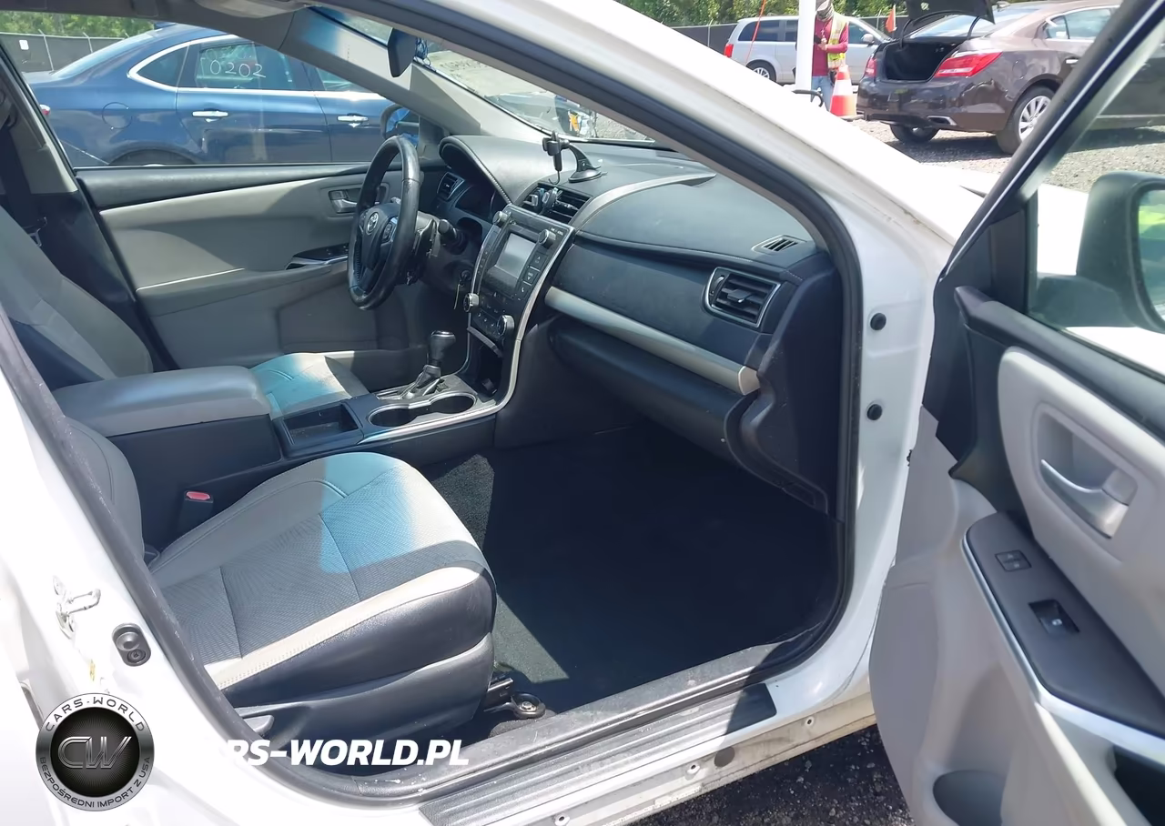 2017 Toyota Camry Se VIN:4T1BF1FK4HU331637 - 5