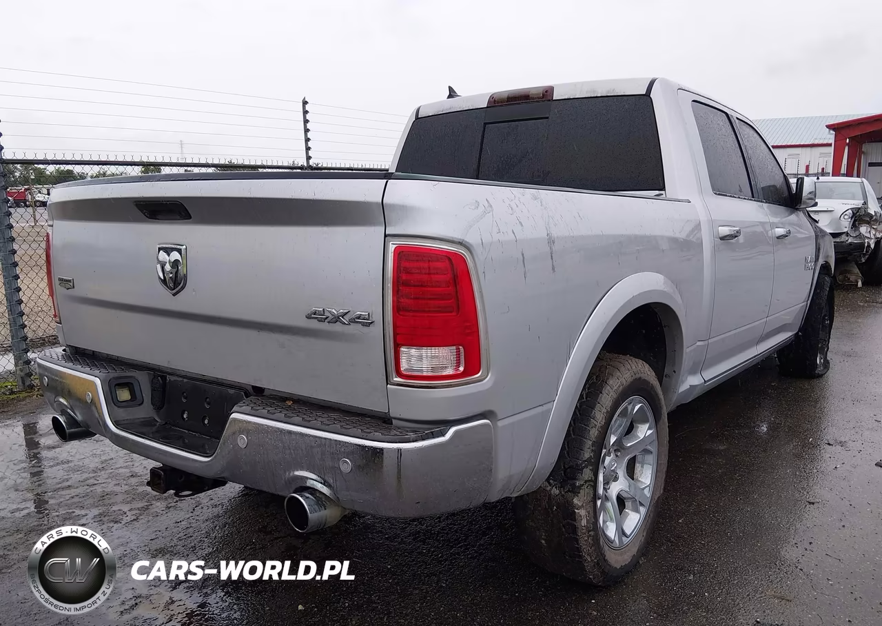 2018 Ram 1500 Laramie 4X4 5'7 Box VIN:1C6RR7NMXJS230546 - 4
