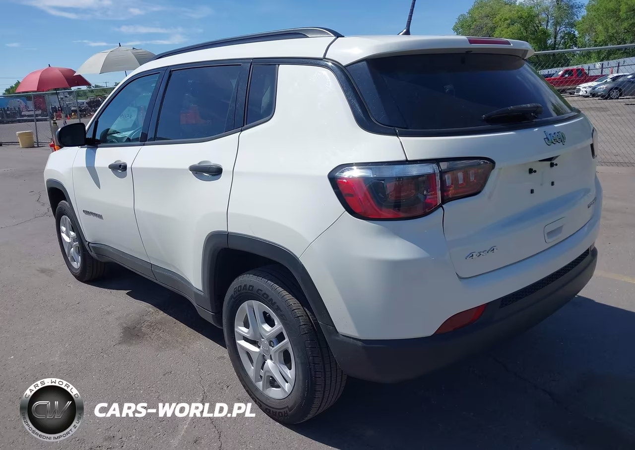 2018 Jeep Compass Sport 4X4 VIN:3C4NJDAB1JT392226 - 3