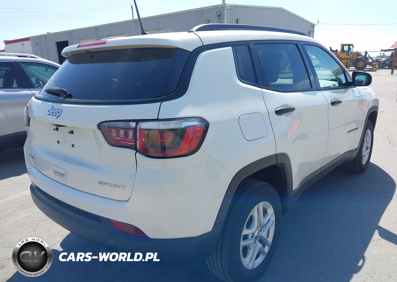 2018 Jeep Compass Sport 4X4 VIN:3C4NJDAB1JT392226 - 4